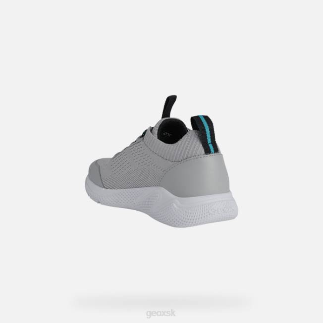 8ZHJ1896 svetlo šedá Geox šprintér junior