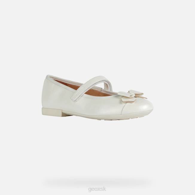 8ZHJ1877 biely Geox plie dievča