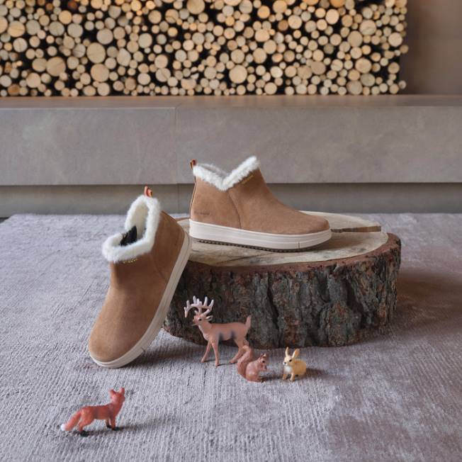 8ZHJ1916 whisky Geox dievča rebecca