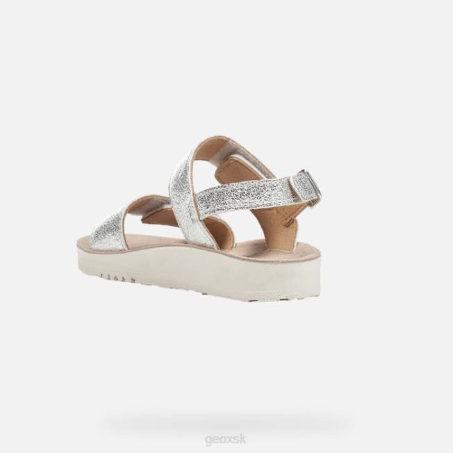 8ZHJ1192 striebro Geox sandále costarei dievča