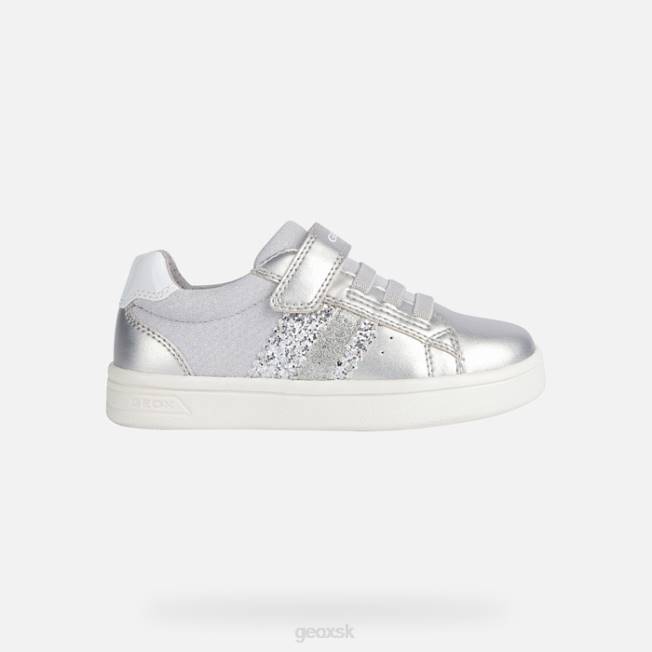 8ZHJ1906 striebro Geox djrock dievča