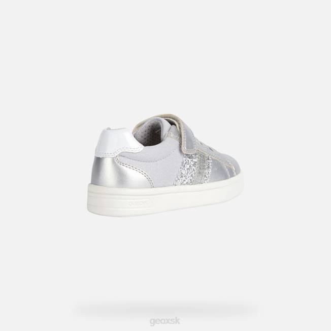 8ZHJ1906 striebro Geox djrock dievča