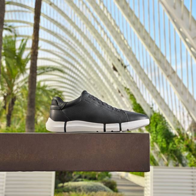 8ZHJ1825 čierna Geox adaptačný človek