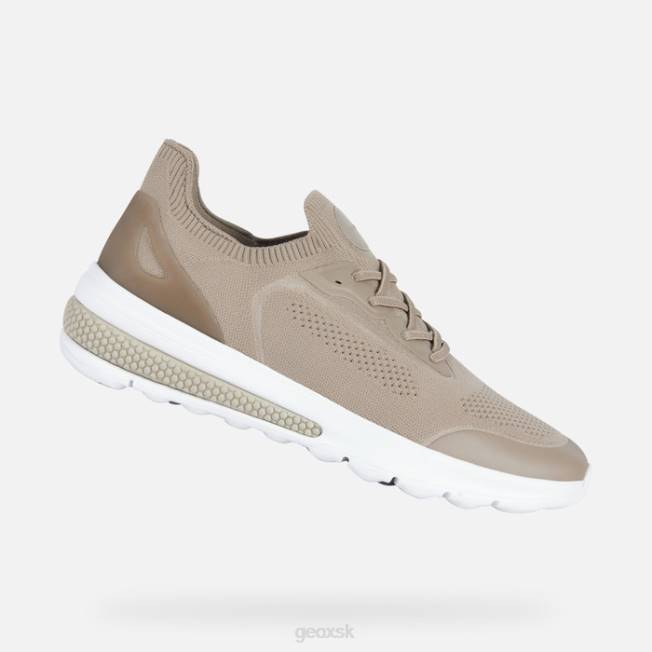 8ZHJ636 piesku Geox spherica actif človek