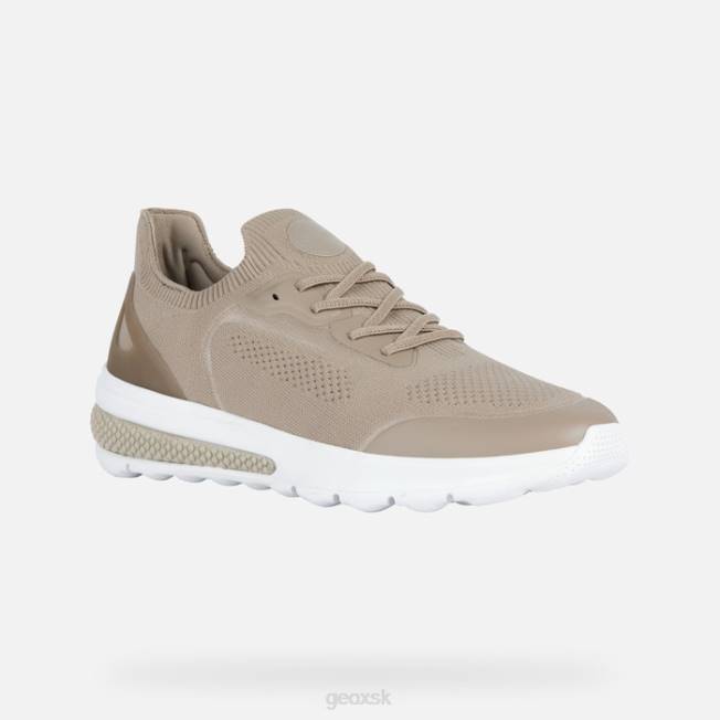 8ZHJ636 piesku Geox spherica actif človek