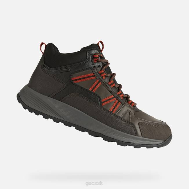 8ZHJ837 tmavá káva Geox terrestre abx človek