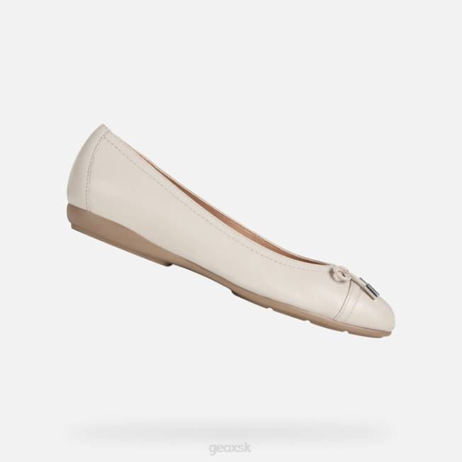 8ZHJ54 svetlo šedohnedé Geox žena annytah