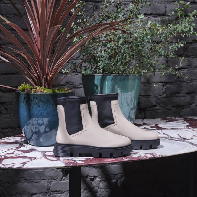 8ZHJ255 svetlo šedohnedá/čierna Geox divoká žena