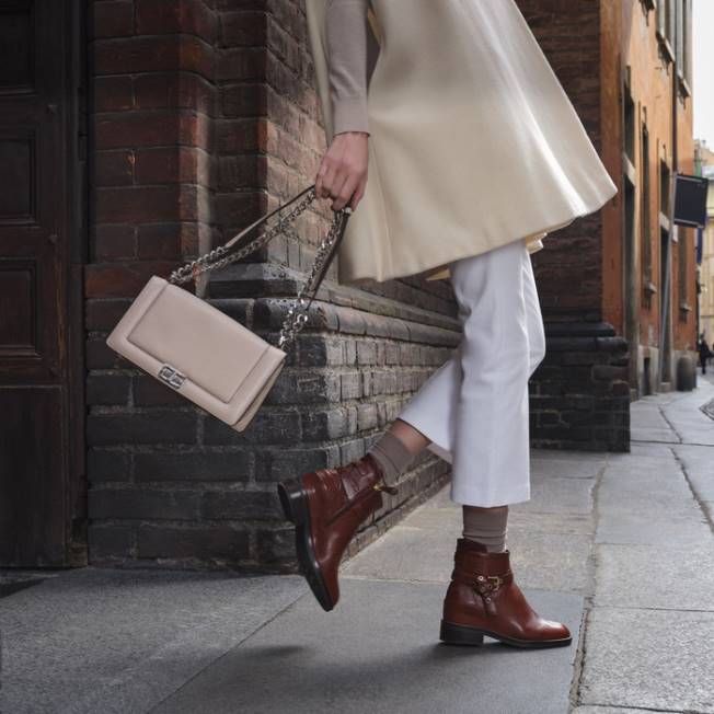 8ZHJ316 hnedá Geox larysse žena