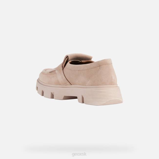 8ZHJ270 nahá Geox divoká žena