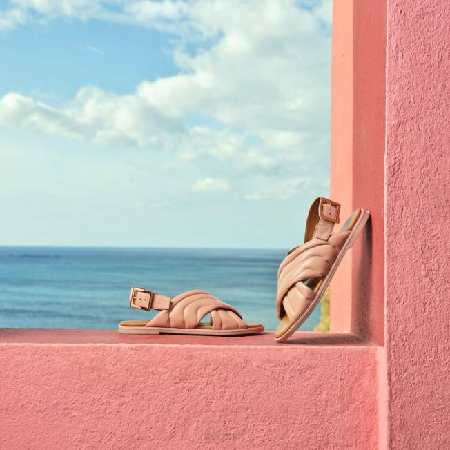 8ZHJ135 nahá Geox naileen žena