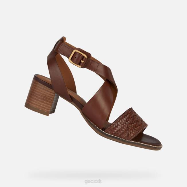 8ZHJ137 hnedá Geox pôvabná stredná žena