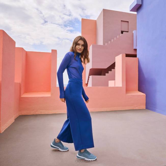 8ZHJ41 svetlá obloha Geox žena spherica actif