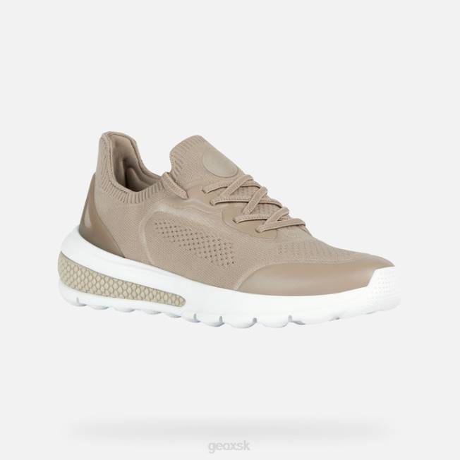 8ZHJ44 piesku Geox žena spherica actif