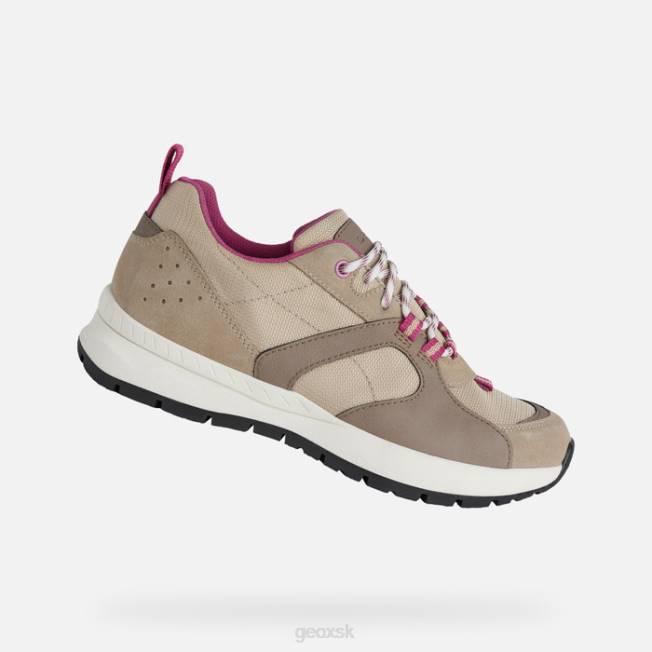 8ZHJ569 svetlo šedohnedé Geox braies žena