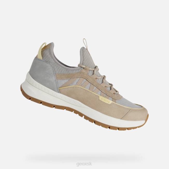 8ZHJ580 svetlo šedá Geox braies žena