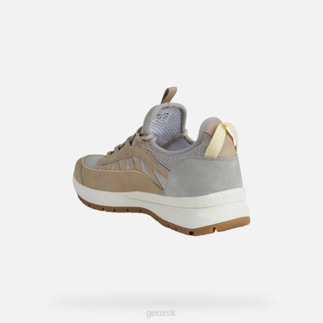 8ZHJ580 svetlo šedá Geox braies žena